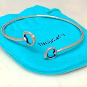 TiFFANY & CO ELSA PERETTi💕OPEN  DOUBLE HEART BANGLE STERLiNG SiLVER AUTHENTiC
